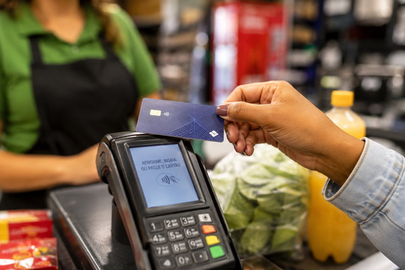 Cartão de crédito no Brasil: como usar sem cair no rotativo e transformar o limite em uma ferramenta financeira
